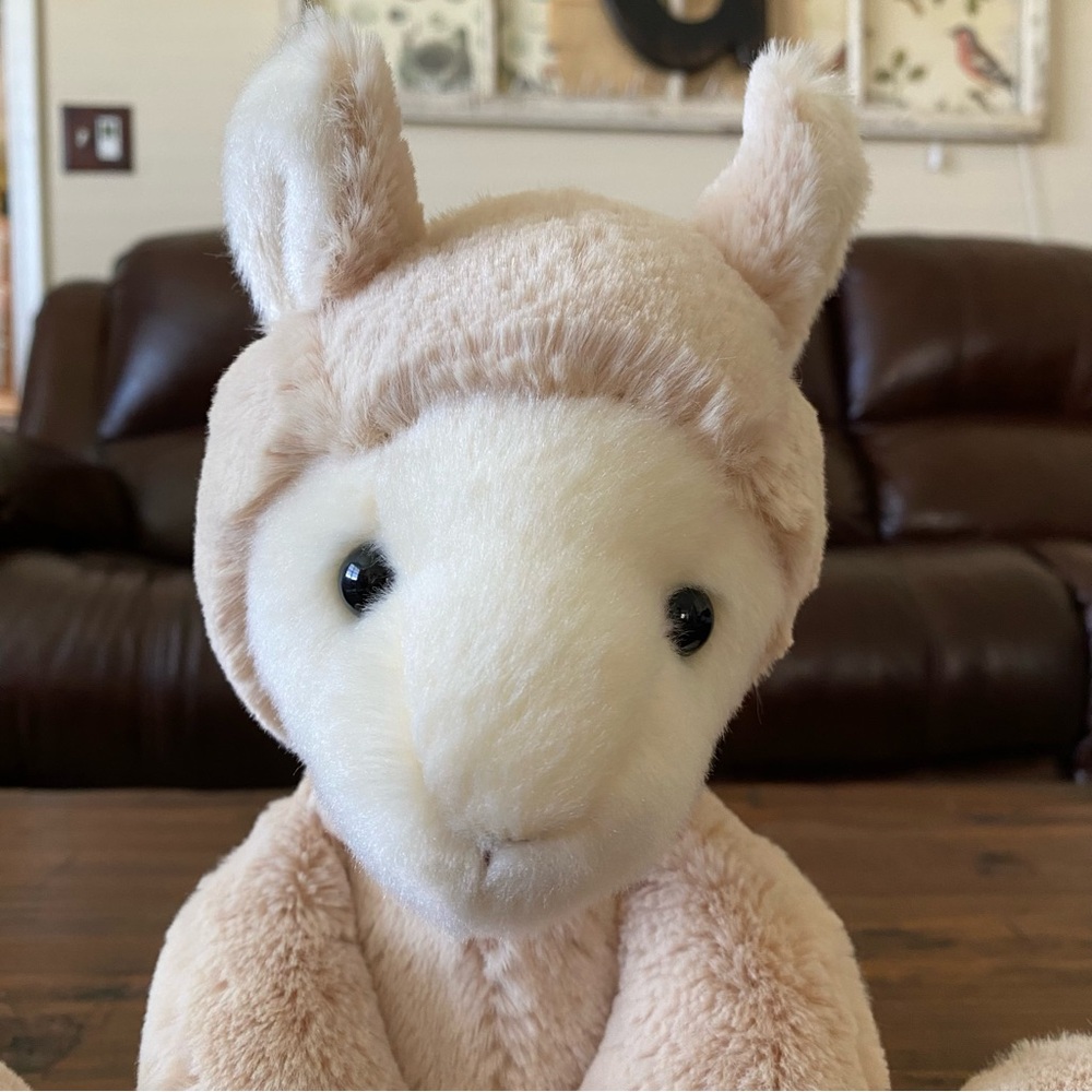 Aurora Purely Luxe BABY LLAMA 10" Plush Light Tan Plush Sitting Lamb 2019 - Picture 2 of 9